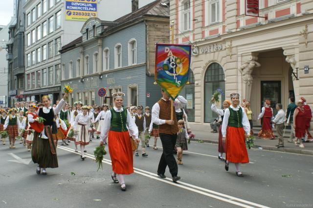 „DANCĪTIS” jauniešu deju kolektīvs